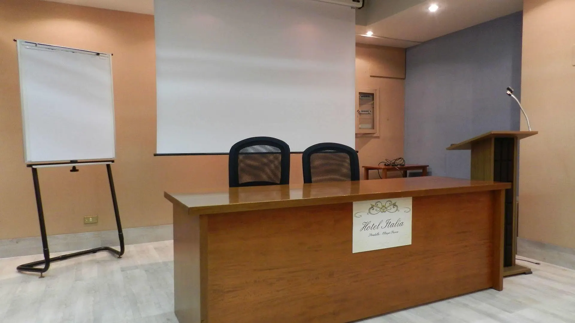 Hotel Italia 스트라델라 4*,