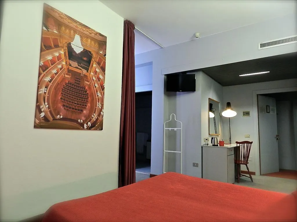 Hotel Italia Stradella 4*,